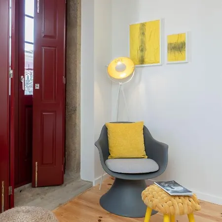 Domus 21 - Batalha Apartment *